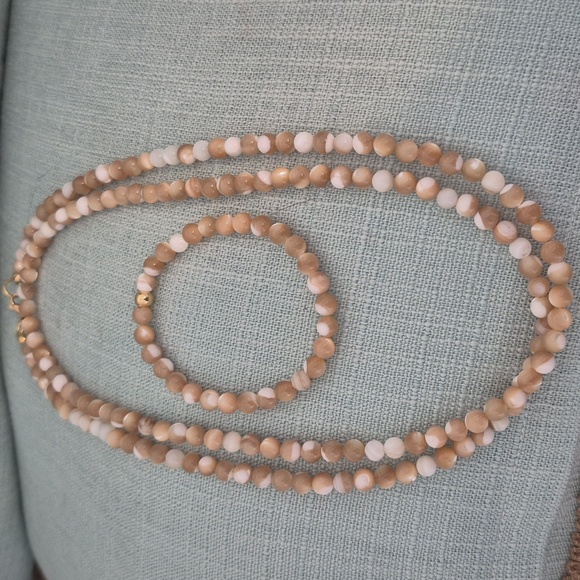 Mother Of Pearl Tan & White Necklace,Matching Braclet - Picture 6 of 7